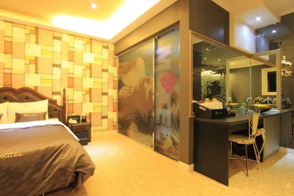 Ace One Motel Busan 2*,