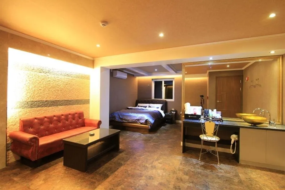Ace One Motel Busan 2*,  South Korea